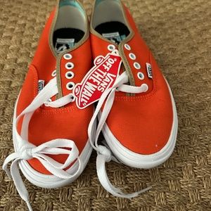 NEW Vans Lace up Women’s Size 8